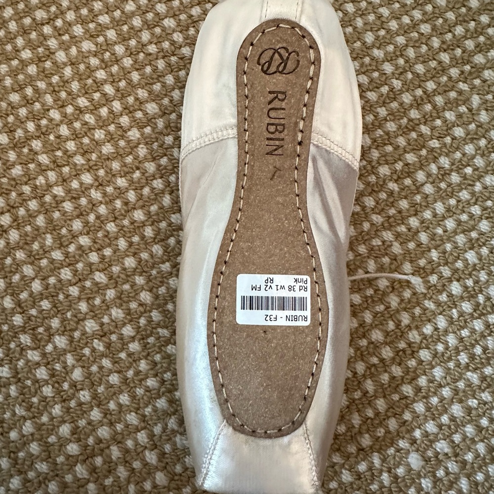 Brand New! Russian Pointe Rubin U-Cut with Drawstring-Size 38, W1, V2